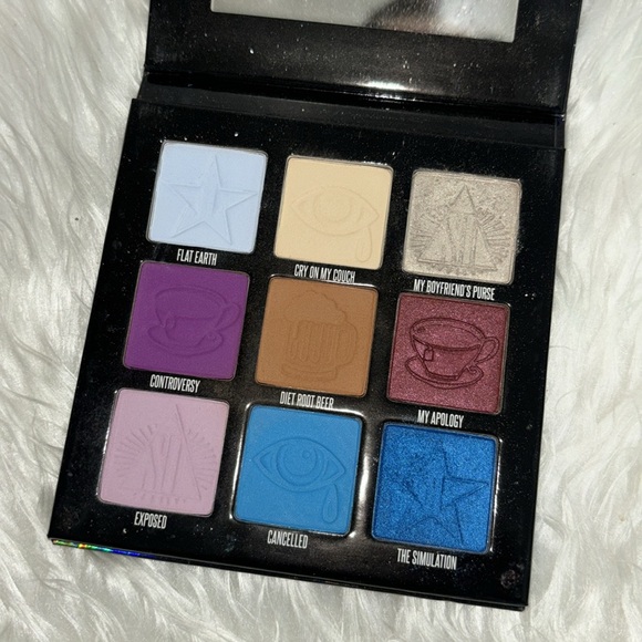 Mini Controversy Eyeshadow Pallet by Shane Dawson - Picture 2 of 4